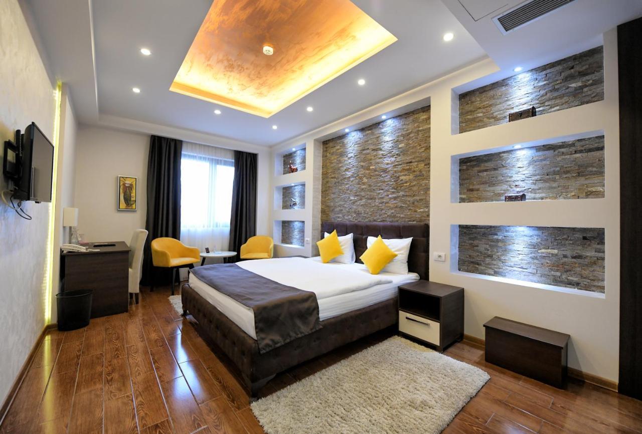 Garnet Hotel & Event Centar Ruma Dış mekan fotoğraf