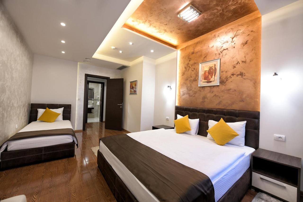 Garnet Hotel & Event Centar Ruma Dış mekan fotoğraf