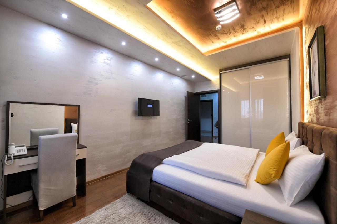 Garnet Hotel & Event Centar Ruma Dış mekan fotoğraf