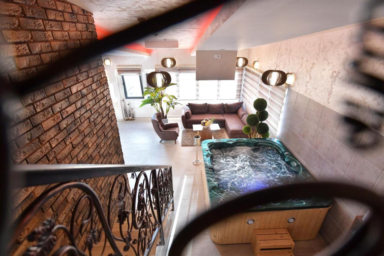 Garnet Hotel & Event Centar Ruma Dış mekan fotoğraf