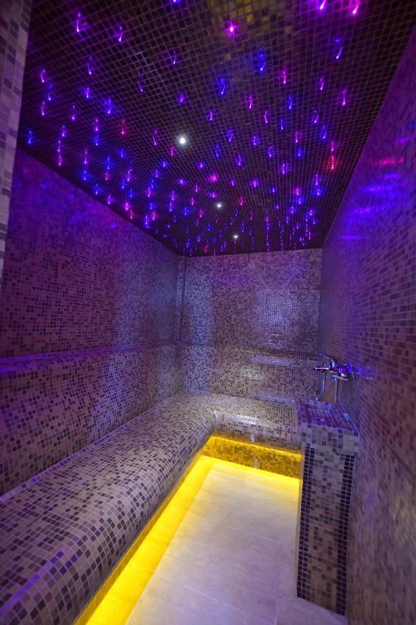 Garnet Hotel & Event Centar Ruma Dış mekan fotoğraf