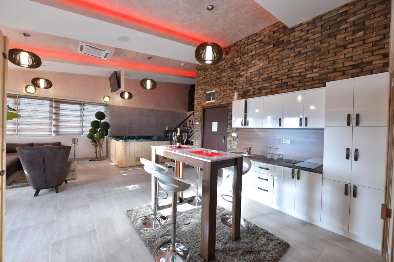 Garnet Hotel & Event Centar Ruma Dış mekan fotoğraf