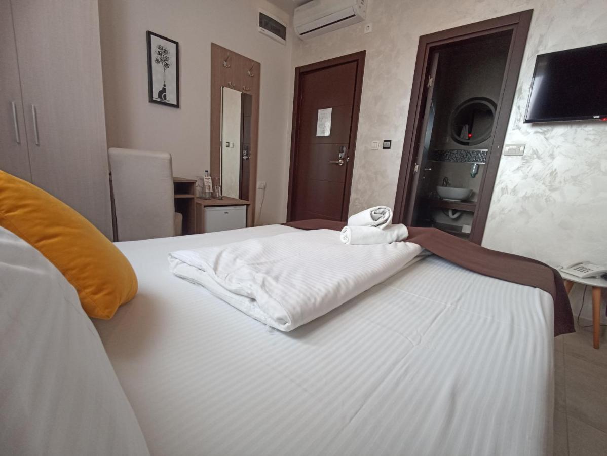 Garnet Hotel & Event Centar Ruma Dış mekan fotoğraf