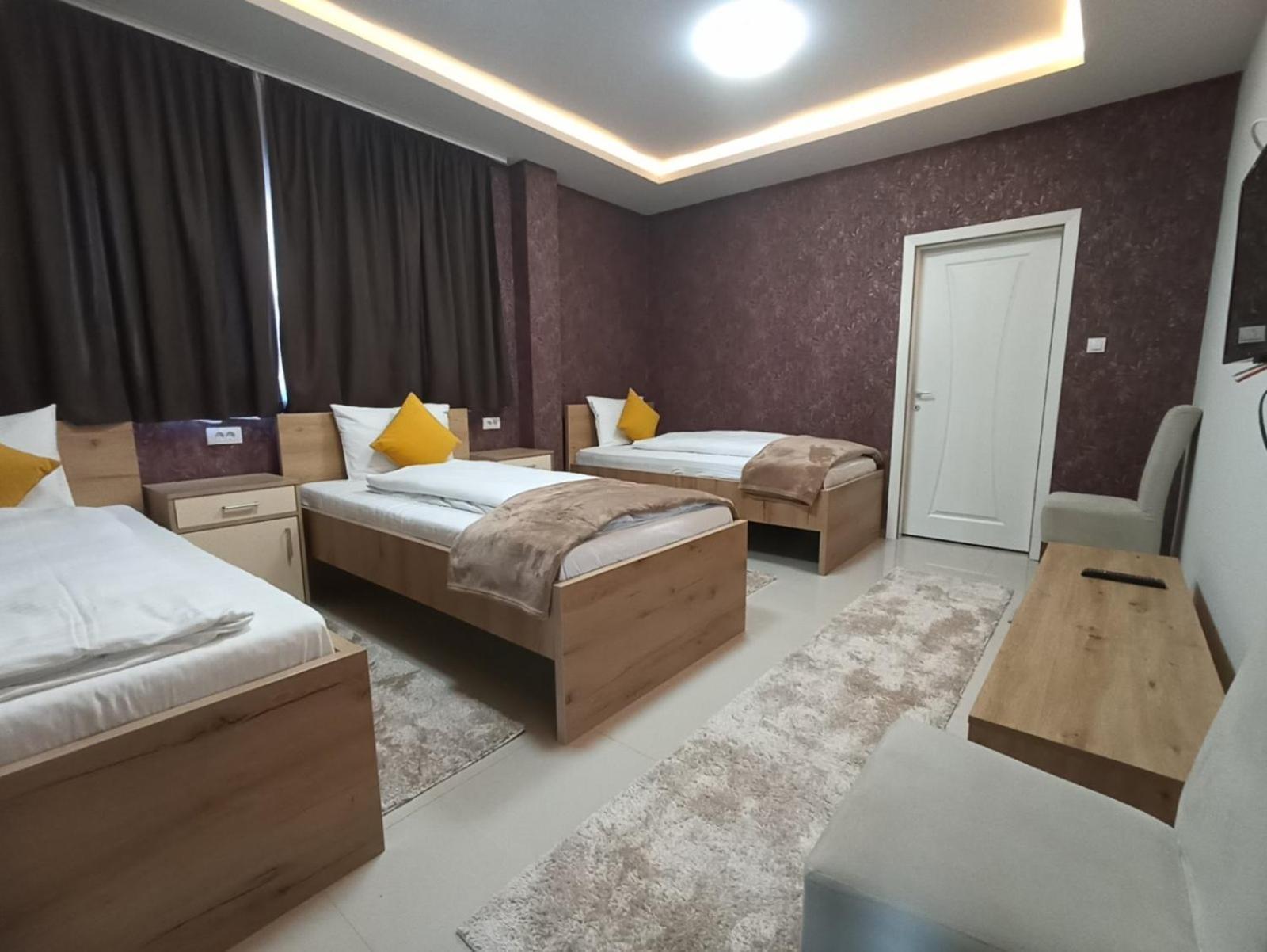Garnet Hotel & Event Centar Ruma Dış mekan fotoğraf