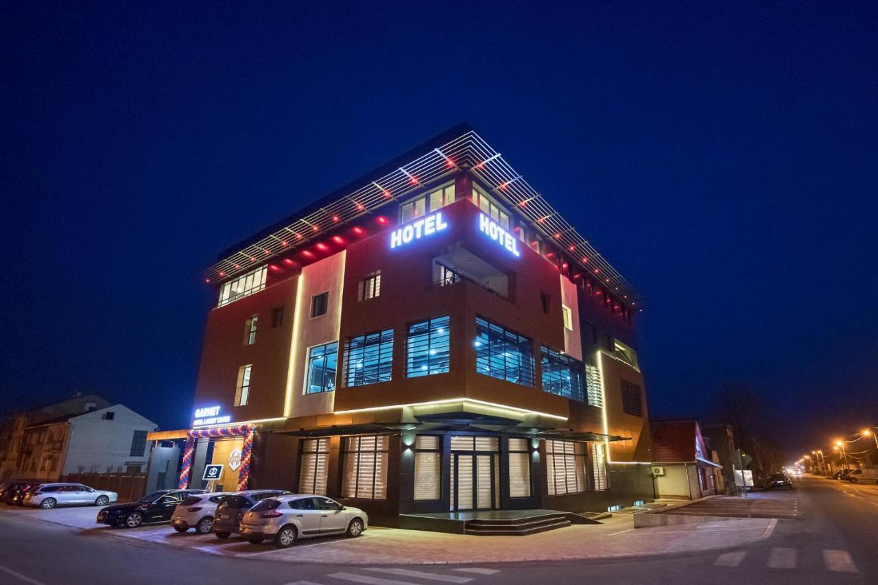 Garnet Hotel & Event Centar Ruma Dış mekan fotoğraf