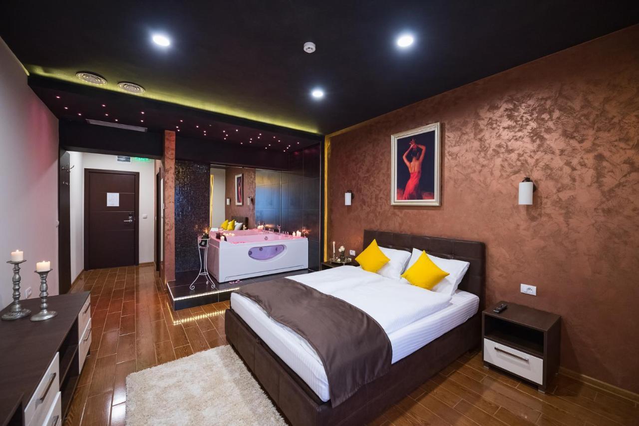 Garnet Hotel & Event Centar Ruma Dış mekan fotoğraf
