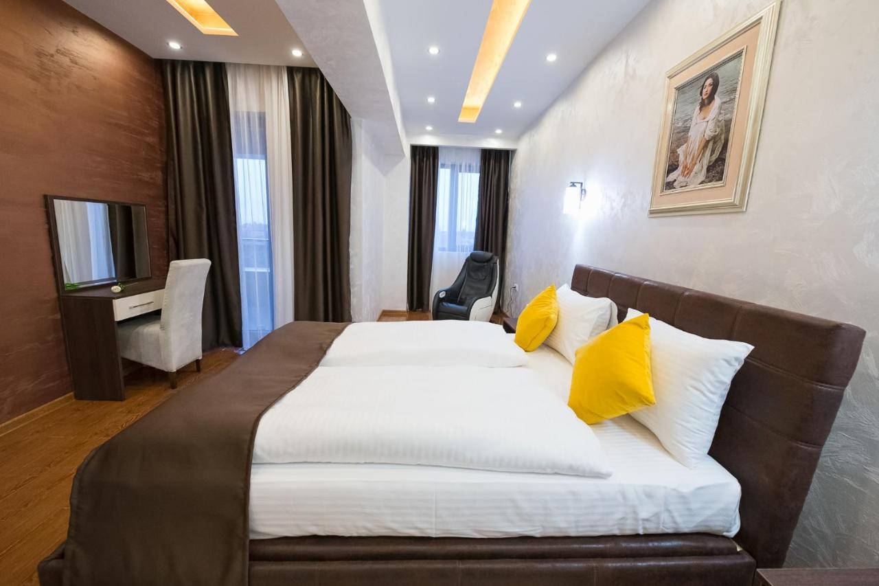 Garnet Hotel & Event Centar Ruma Dış mekan fotoğraf
