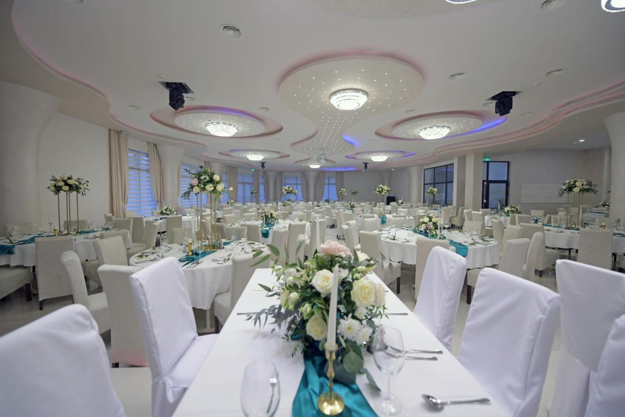 Garnet Hotel & Event Centar Ruma Dış mekan fotoğraf